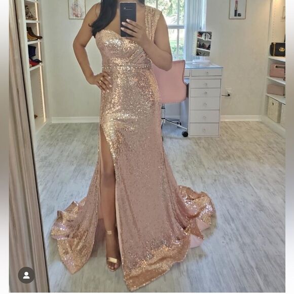 NWT Rose Gold One-Shoulder Sweep/Brush Train Beading Sequins Dresses - Picture 2 of 15